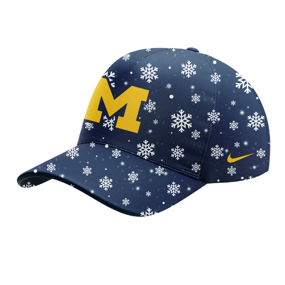 Limited Edition Michigan Ice Hockey Peanuts Holiday Speciality Sweatshirt 2024